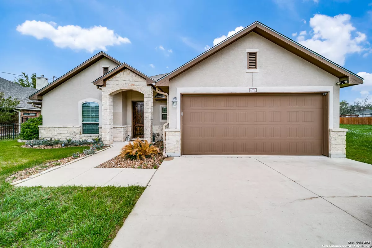 Selma, TX 78154-3342,8238 BLUFFSIDE BLVD