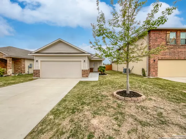 142 BUTTERCUP BND,  New Braunfels,  TX 78130-7413