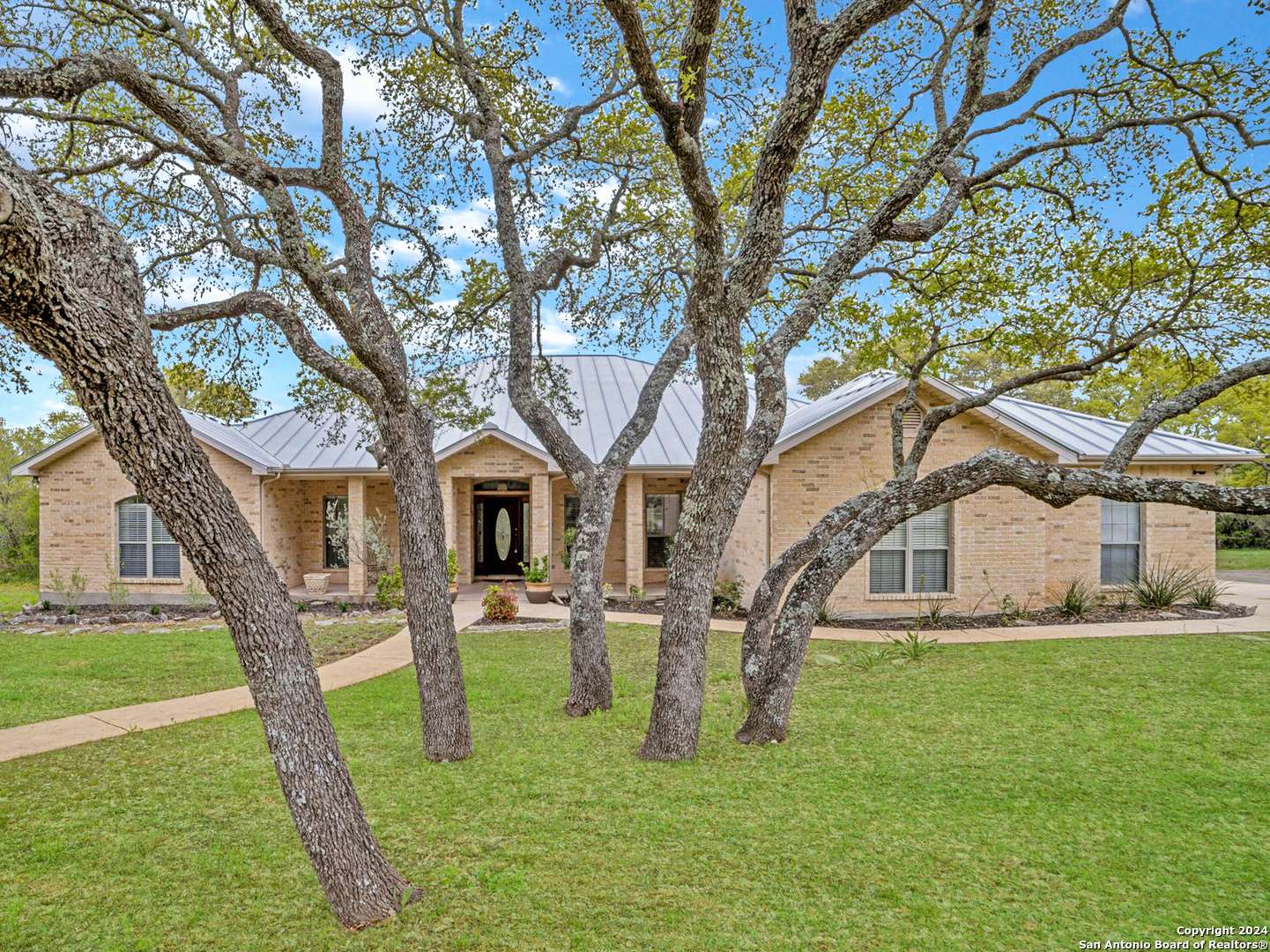 241 COUNTY ROAD 2731, Mico, TX 78056-5338