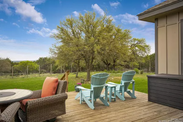 101 SHADY RIDGE DR, Boerne, TX 78006-7890