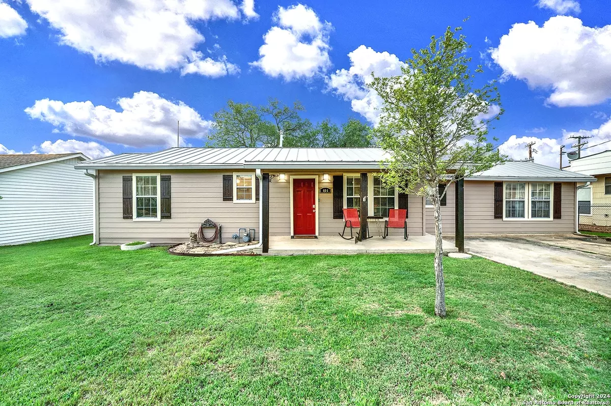 Poth, TX 78147,404 SCHNEIDER ST
