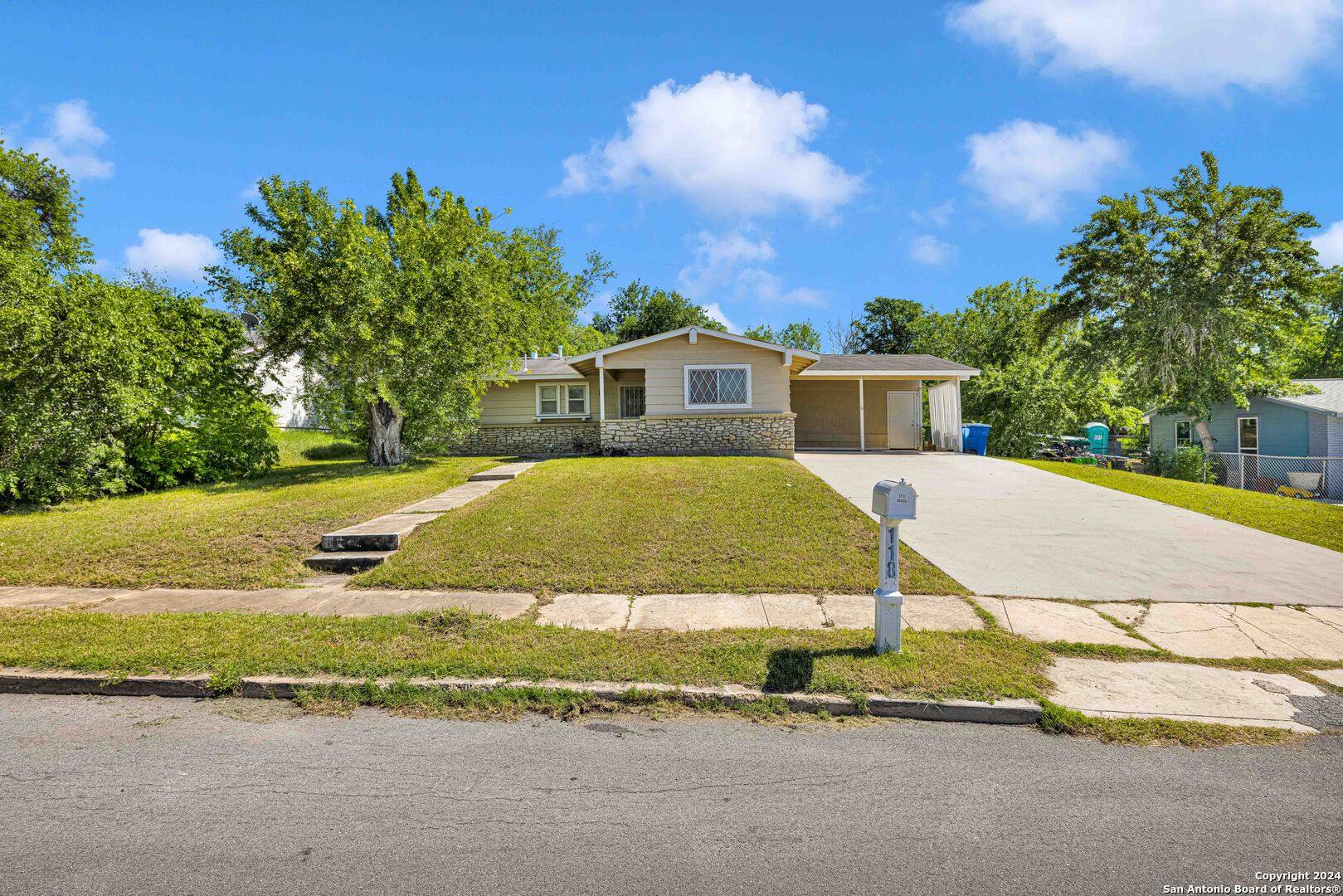 118 PEACH VALLEY DR, San Antonio, TX 78227-4552