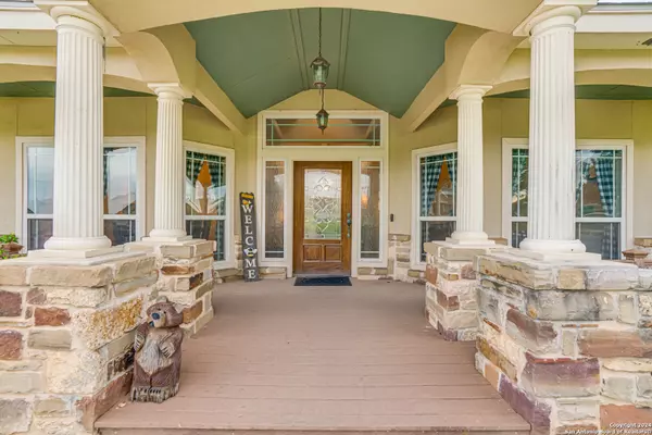 La Vernia, TX 78121,158 triple r