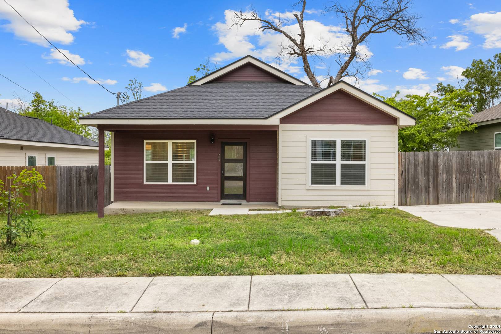 211 F ST, San Antonio, TX 78210-2616