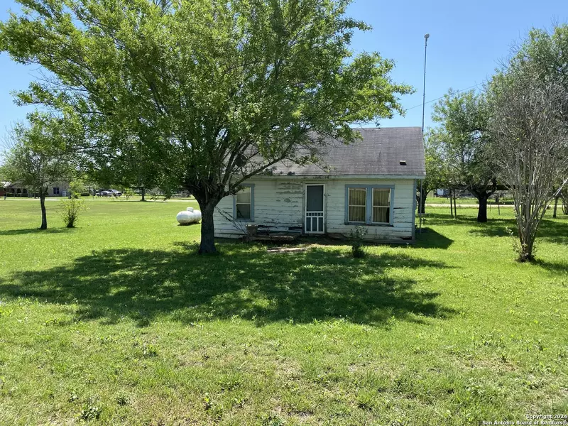 22 4th, Sutherland Springs, TX 78161