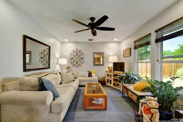 New Braunfels, TX 78130-3223,1553 LORELEI LN