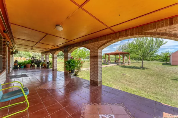 New Braunfels, TX 78130-8203,348 FERRYBOAT LN