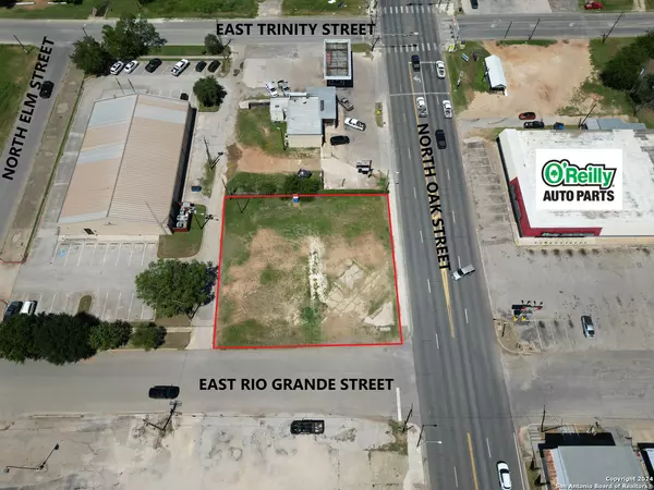 309N Oak, Pearsall, TX 78061