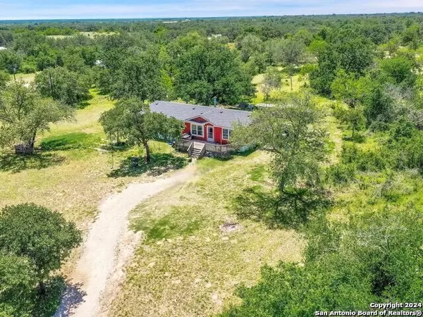 1425 river oaks, Poteet, TX 78065