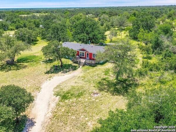 1425 river oaks,  Poteet,  TX 78065