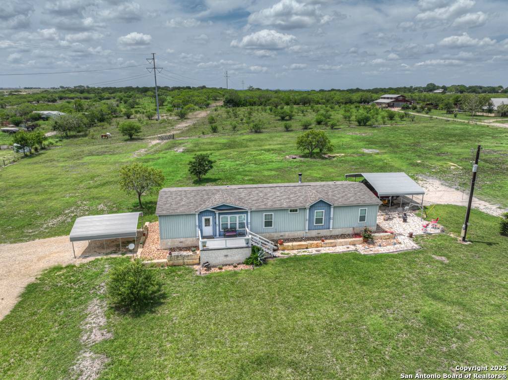 New Braunfels, TX 78130-8603,706 UNION WINE RD