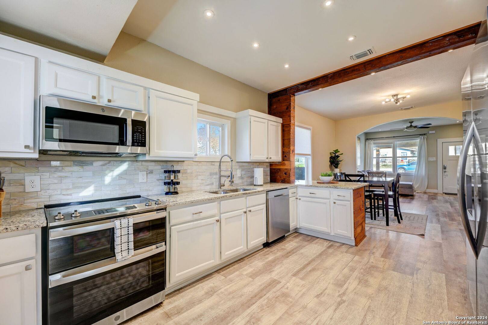924 MARTIN LUTHER KING DR, San Antonio, TX 78203-1502