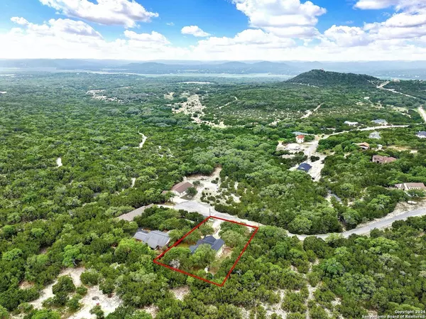 Lakehills, TX 78063,221 Quail Creek Ln