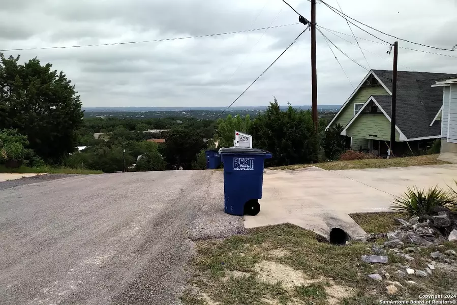 618 CLOUD TOP, Canyon Lake, TX 78133