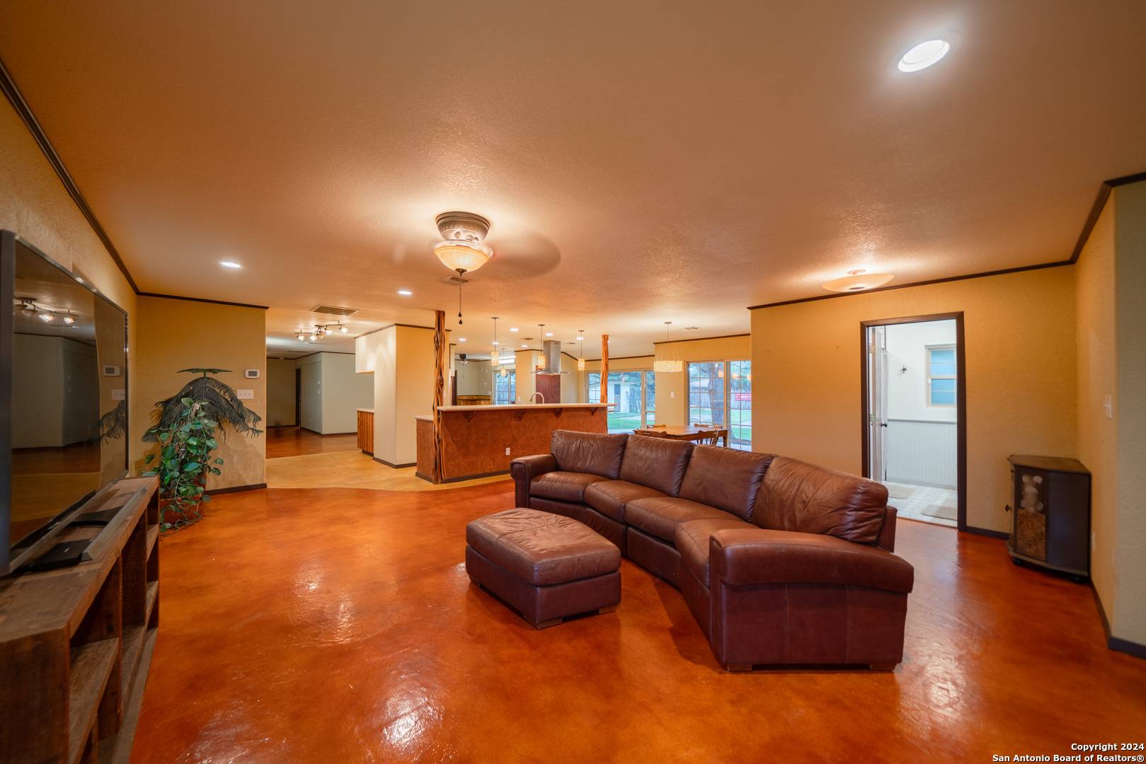 Hollywood Park, TX 78232-2208,245 MECCA DR