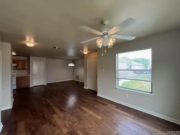 San Antonio, TX 78233-4957,13011-13013 OCONNOR CV
