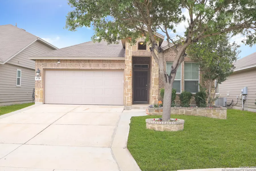 8726 Dove Oak Ln, San Antonio, TX 78254