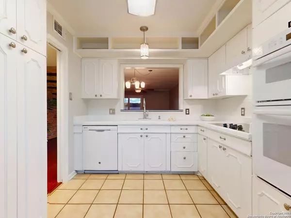 San Antonio, TX 78209-3904,102 RUELLE UNIT 214