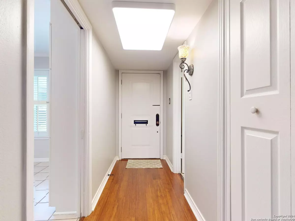 San Antonio, TX 78209-3904,102 RUELLE UNIT 214