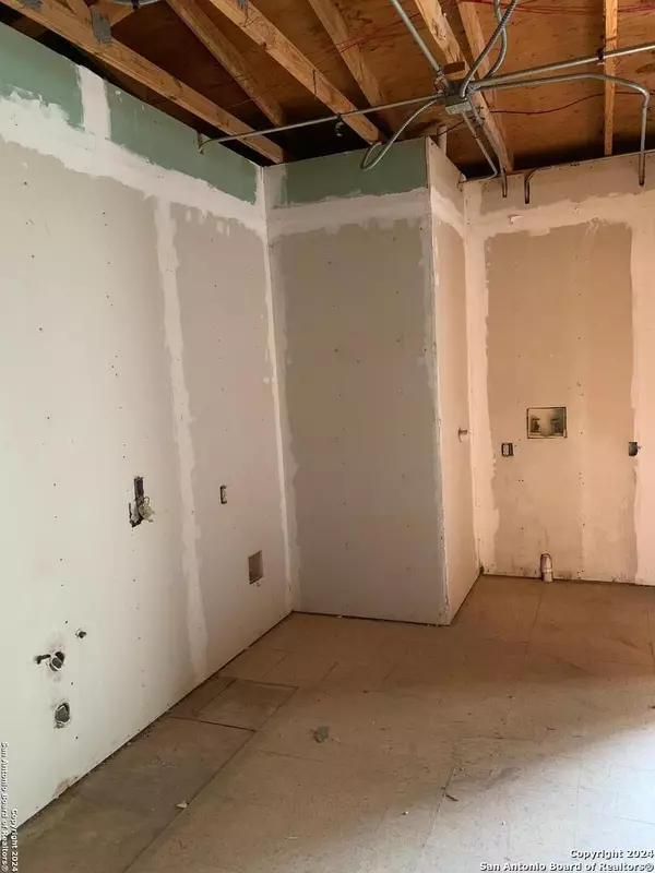 Lacoste, TX 78039,16070 Brewster St (Lot 1)