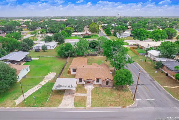 821 Colorado Street, Pearsall, TX 78061