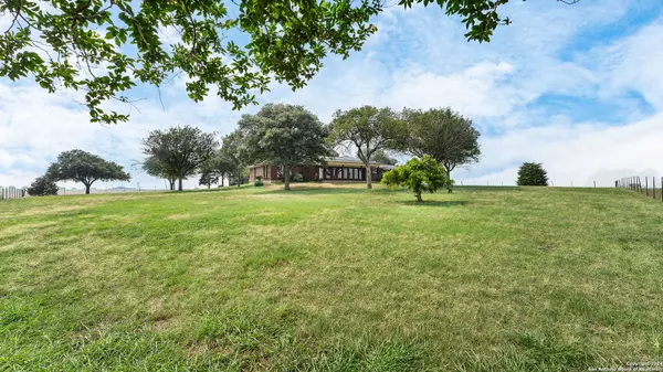 Moulton, TX 77975,2413 County Road 271