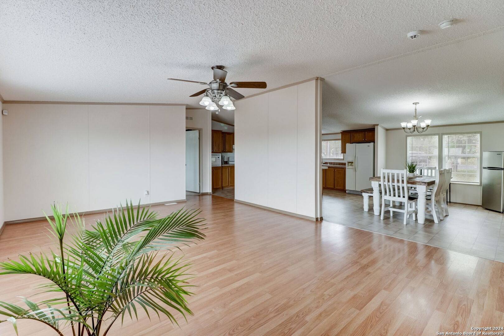 Hondo, TX 78861-6048,160 COUNTY ROAD 459