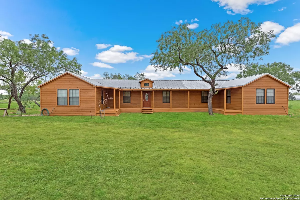 Jourdanton, TX 78026,4905 CR 307