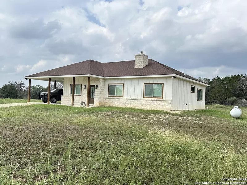 175 Pine Tree Rd, Medina, TX 78055