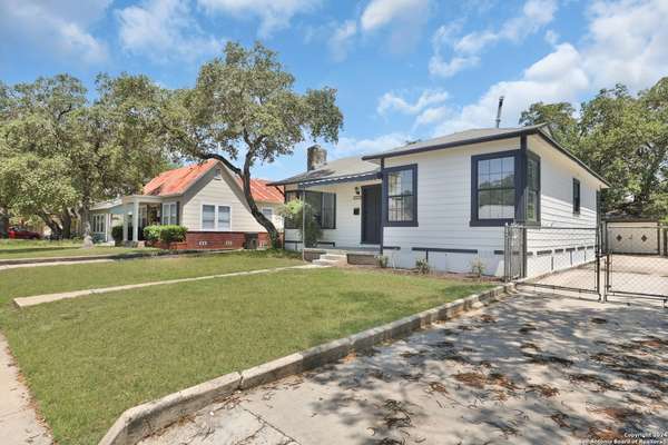 1215 Avant,  San Antonio,  TX 78210