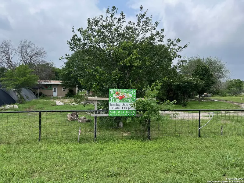 577 WATSON LN, New Braunfels, TX 78130-7161