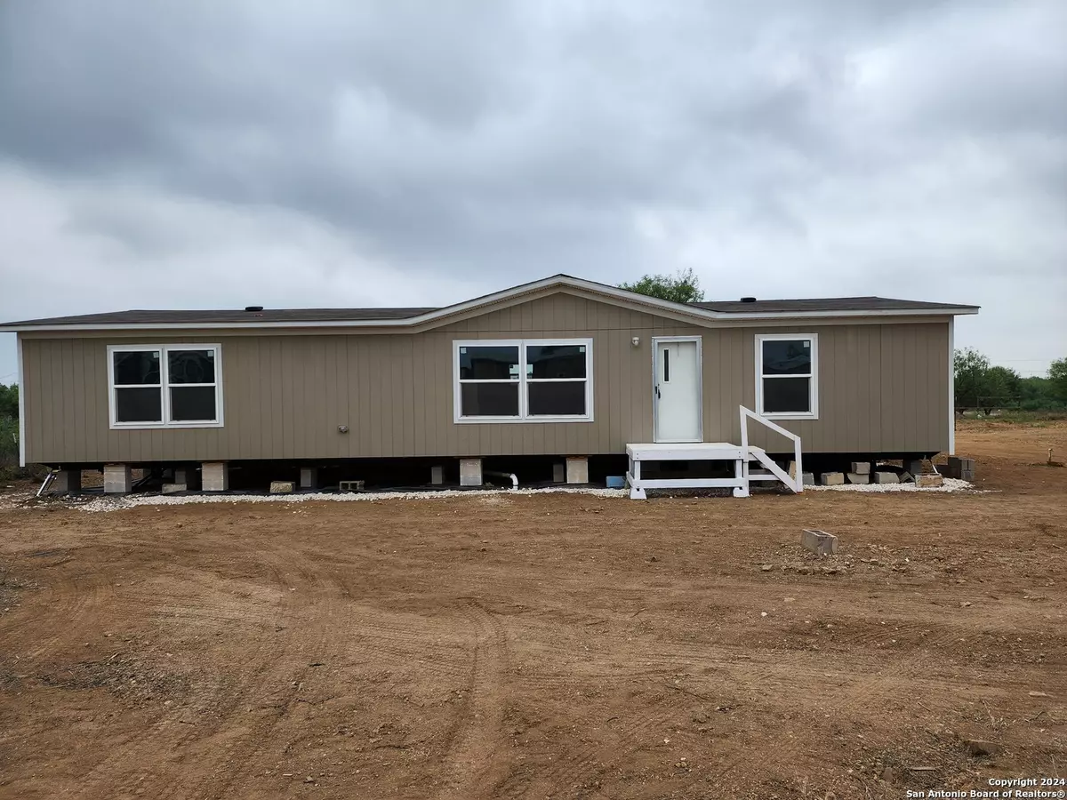 Carrizo Springs, TX 78834,153 Huisache St.