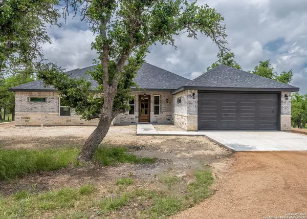 265 Nott Branch Rd, Harper, TX 78631