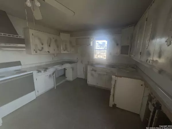 Taft, TX 78390,7021 county road 4167
