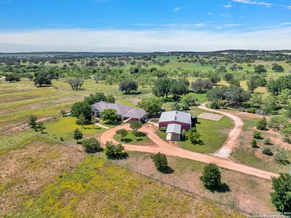 686 morris tivydale, Fredericksburg, TX 78624