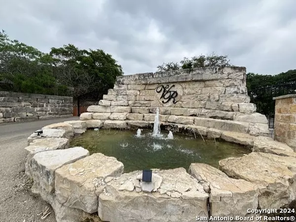 Helotes, TX 78023,915 SHEPHERDS CROOK