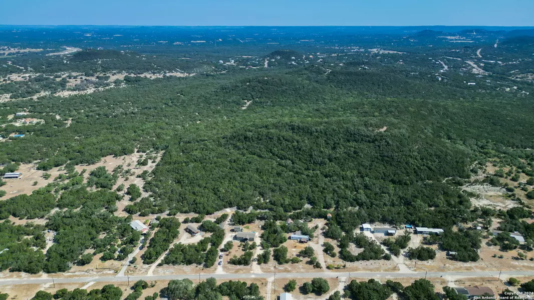 400 Lake Terrace Dr., Lakehills, TX 78063