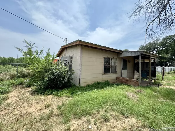 Crystal City, TX 78801,1302 Maverick Street