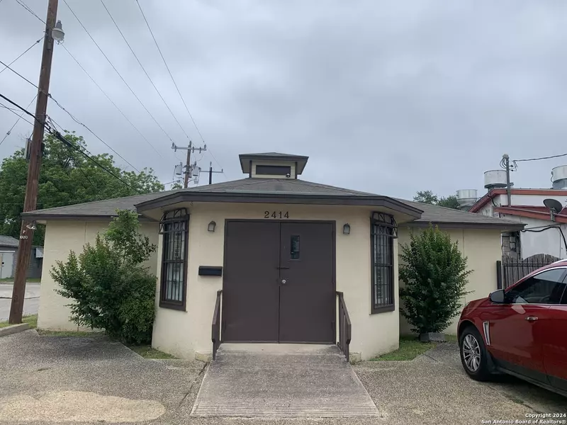 2414 HACKBERRY ST, San Antonio, TX 78210-4257