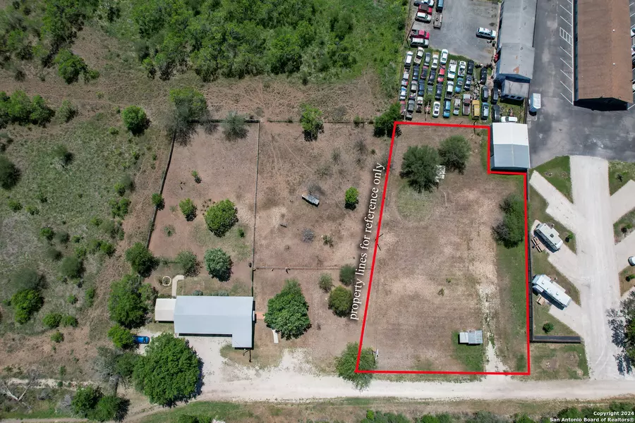 714 Front Avenue, Sabinal, TX 78881