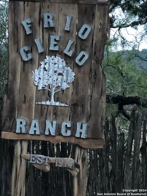 Uvalde, TX 78801,0 Whitetail Run