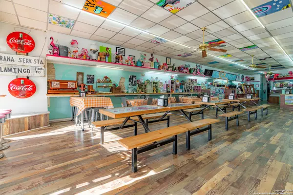 Hallettsville, TX 77964,105 Main St