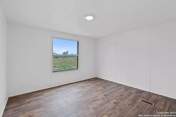 Luling, TX 78648,1525 Bugtussle Lane