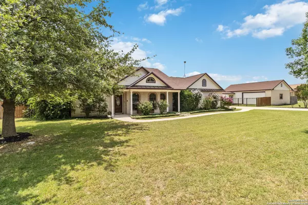 Lytle, TX 78052-4560,15806 LAKE BREEZE DR