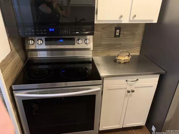 San Antonio, TX 78201-2722,923 VANCE JACKSON RD UNIT 108 A
