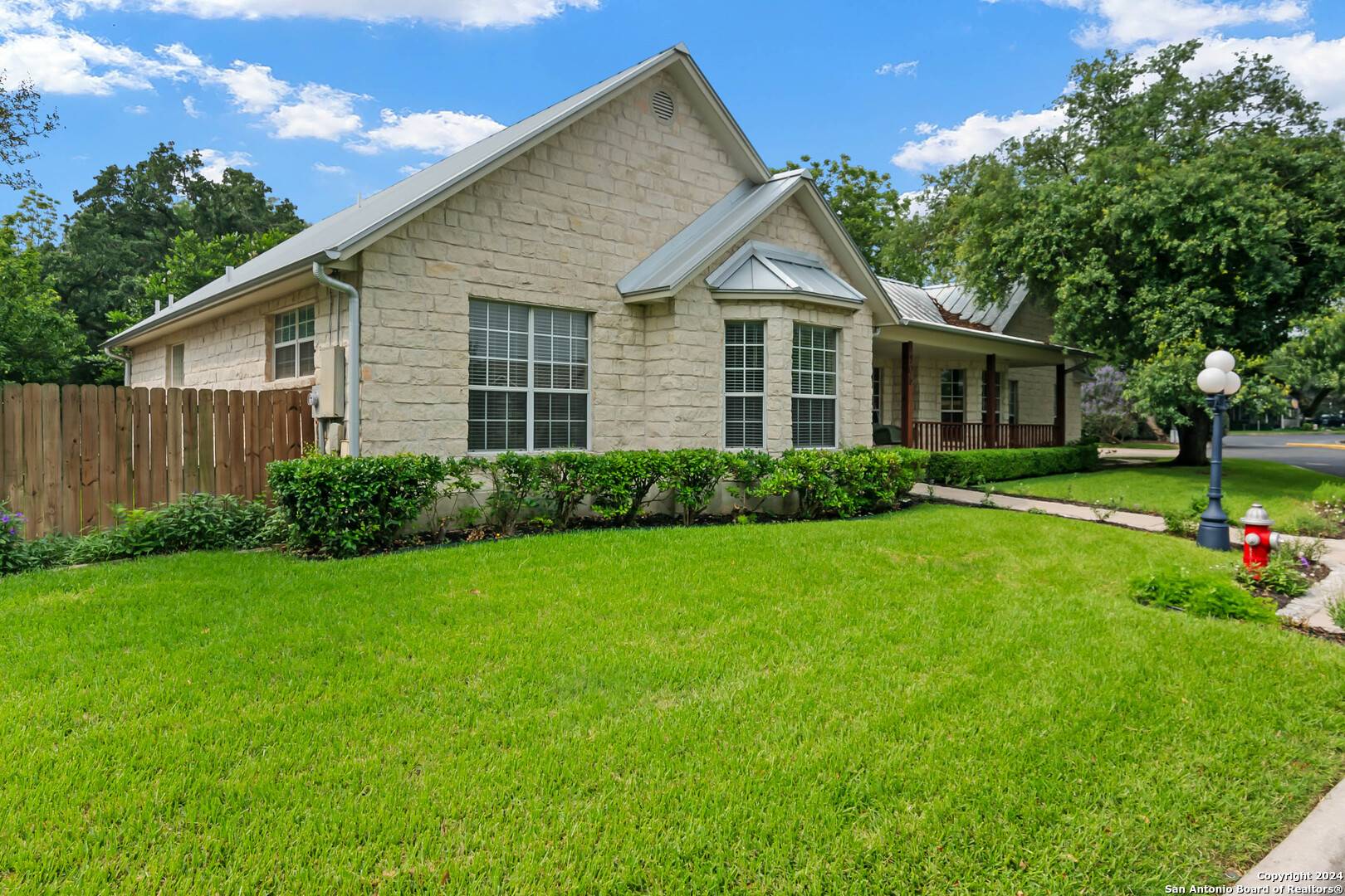Boerne, TX 78006-2729,305 HOSACK ST