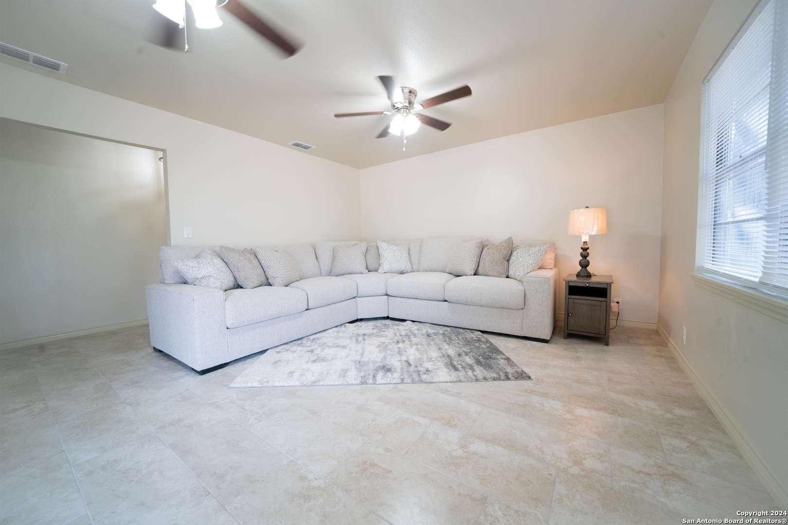Devine, TX 78016,609 Hickory Highway