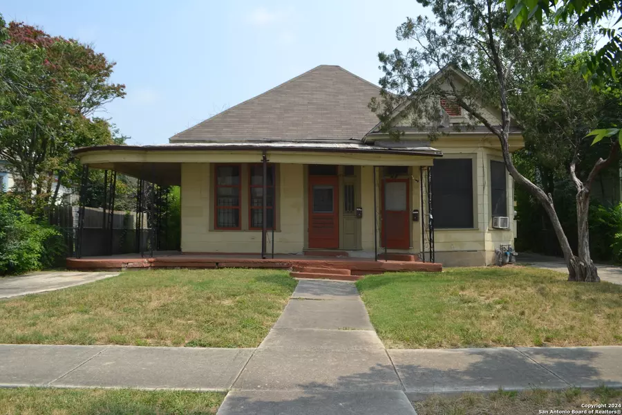 245 CORNELL AVE, San Antonio, TX 78201-6410