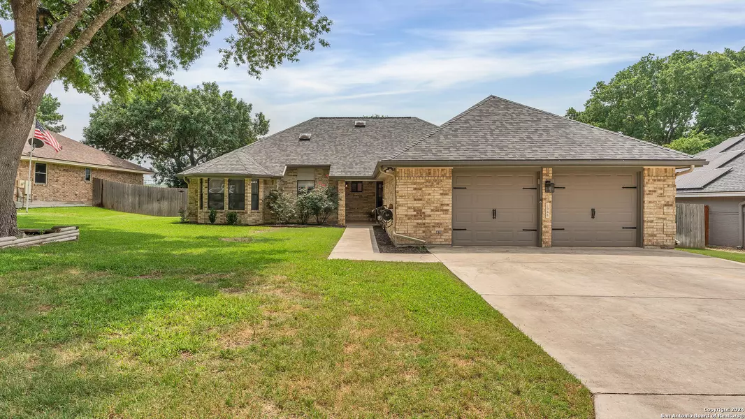 1946 Palace, New Braunfels, TX 78130-8334