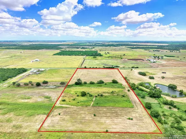 Floresville, TX 78114,3192 atascosa county road 101